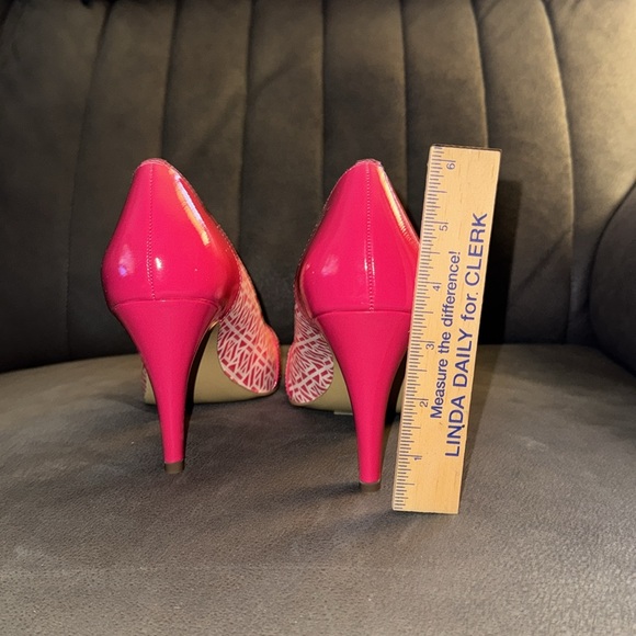 Pink and white heels - Picture 4 of 5